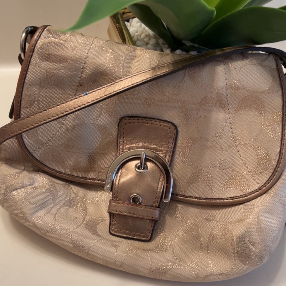 Elegant Cream Shoulder Bag